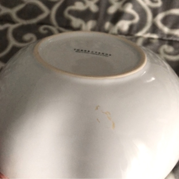 Torre & TAGUS Apple shaped  white bowl with black trim. - Picture 6 of 9